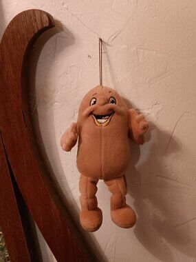 1991 Quincy's Big Fat Yeast Roll 7" plush Russ collectible